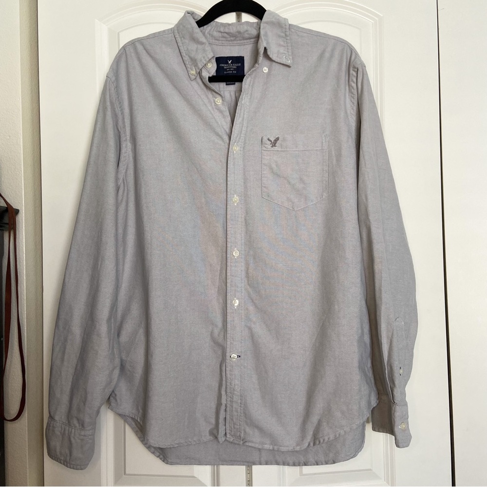 AMERICAN EAGLE OUTFITTERS GRAY BLUE LONG SLEEVE BUTTON DOWN SHIRT